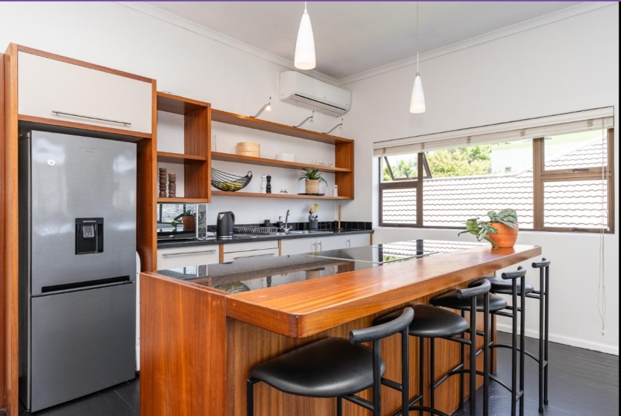To Let 2 Bedroom Property for Rent in Vredehoek Western Cape